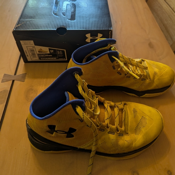 Size 5 (GS) - Under Armour Curry 2 Retro Mid Double Bang - Picture 1 of 3